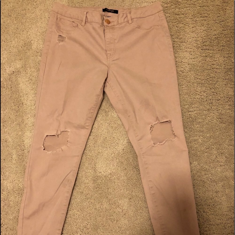 Refuge jeans w/holes